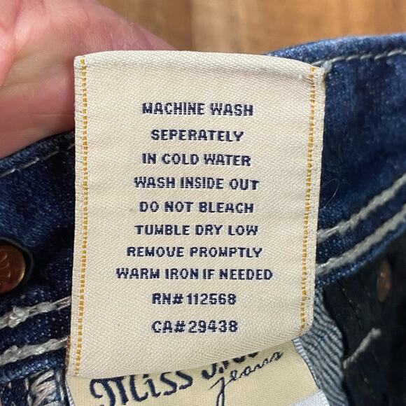 Miss Me Boyfriend Bermuda Jean Shorts Sz 26 JB5014M51 - Picture 6 of 6